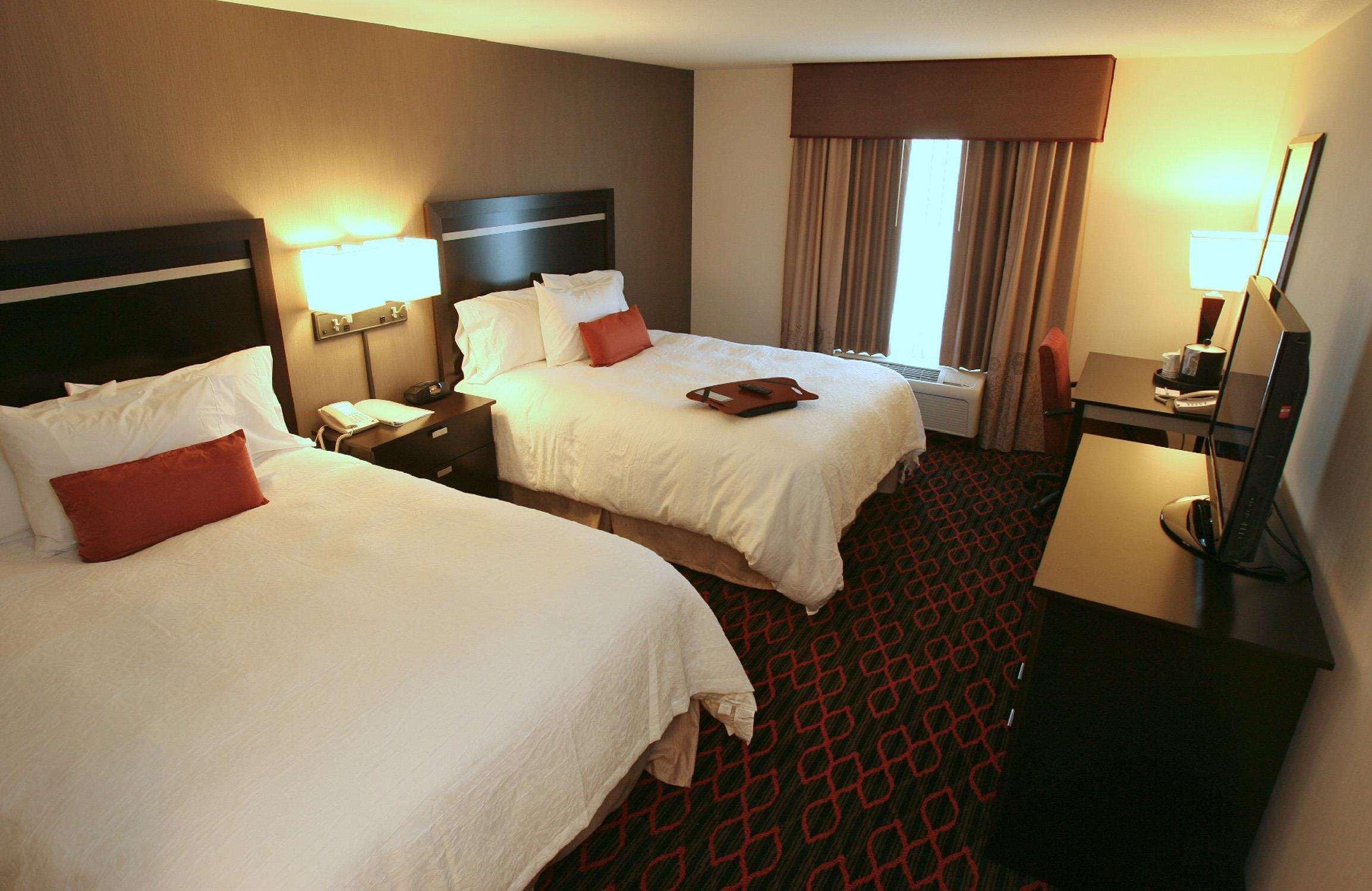 Hampton Inn & Suites Red Deer Penhold Phòng bức ảnh