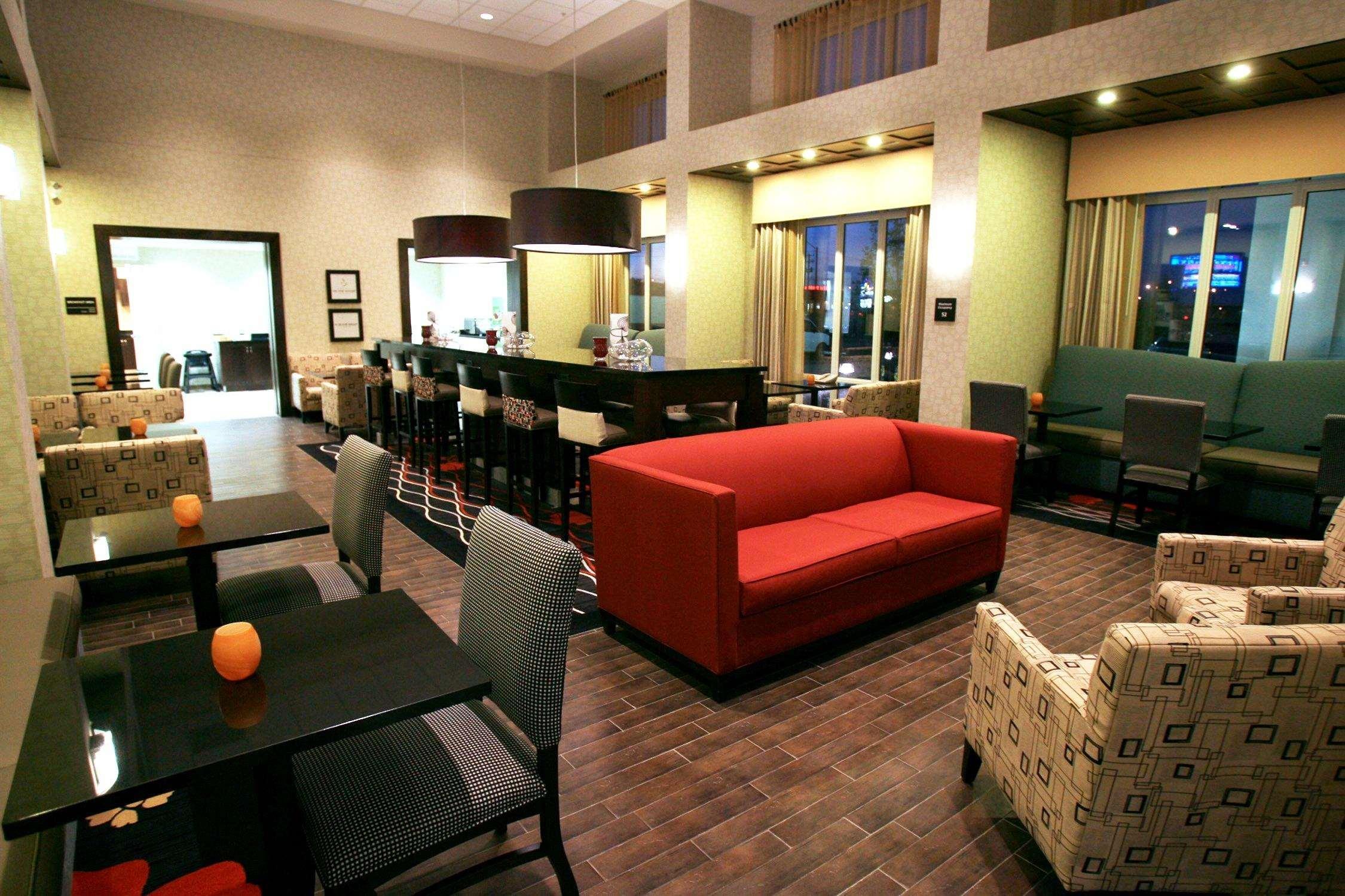 Hampton Inn & Suites Red Deer Penhold Nhà hàng bức ảnh