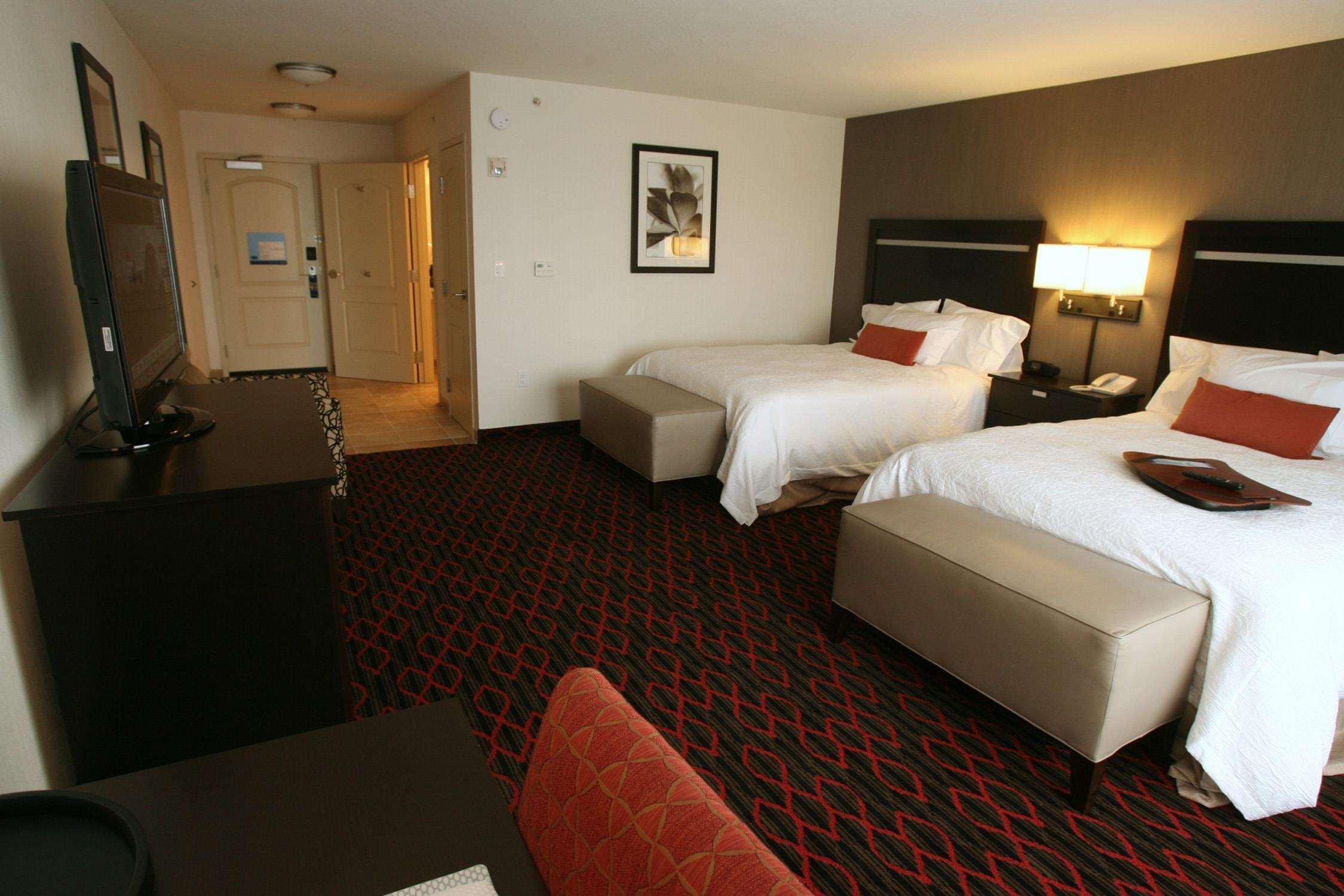 Hampton Inn & Suites Red Deer Penhold Phòng bức ảnh