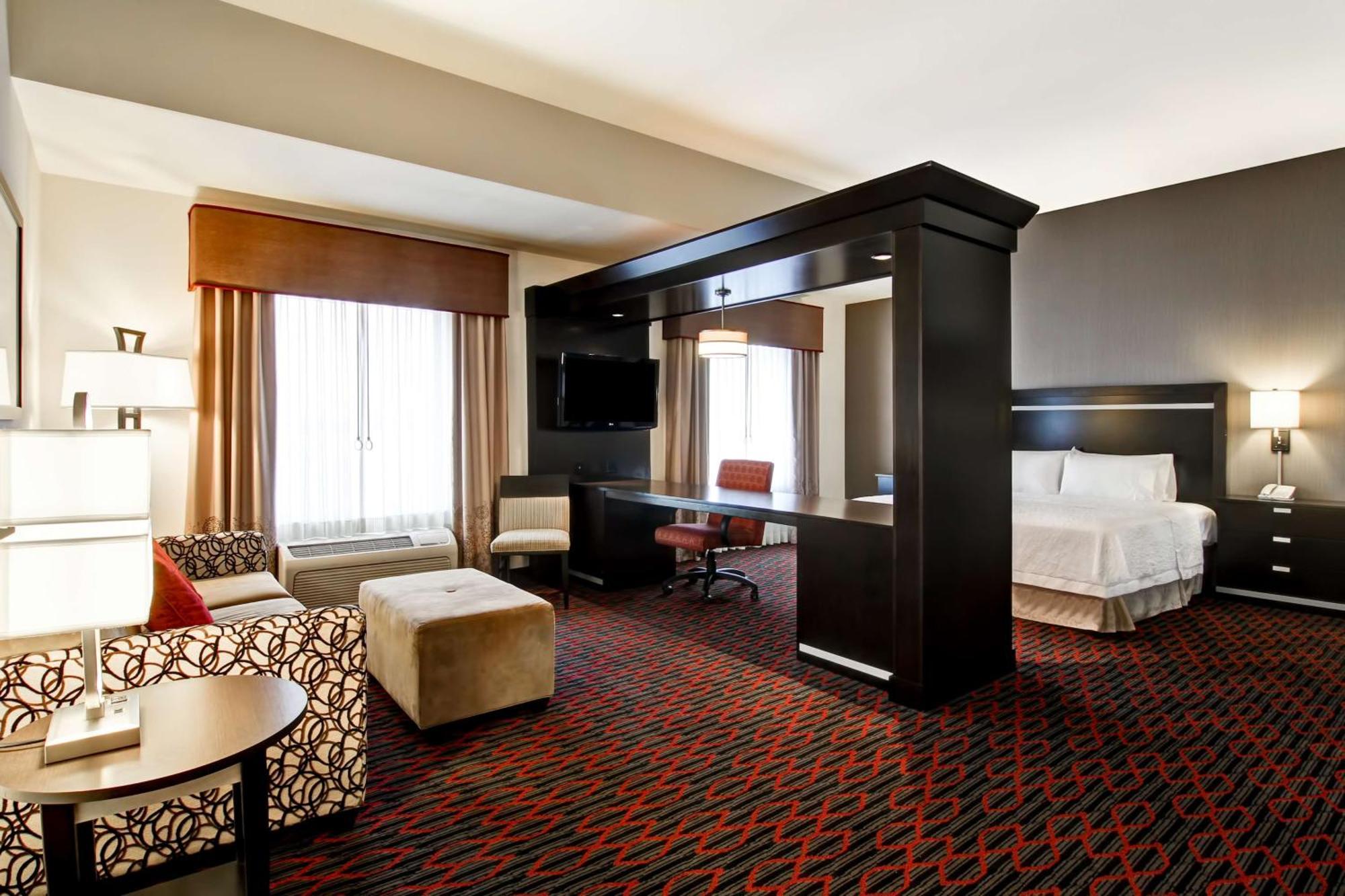 Hampton Inn & Suites Red Deer Penhold Ngoại thất bức ảnh