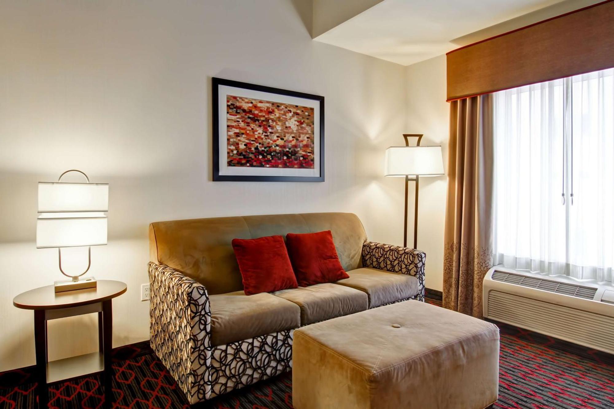 Hampton Inn & Suites Red Deer Penhold Ngoại thất bức ảnh